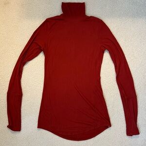 Lululemon turtleneck